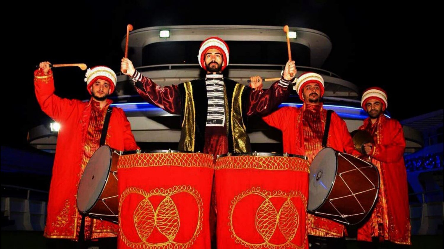 first-class-bosphorus-dinner-cruise-and-oriental-show-3335