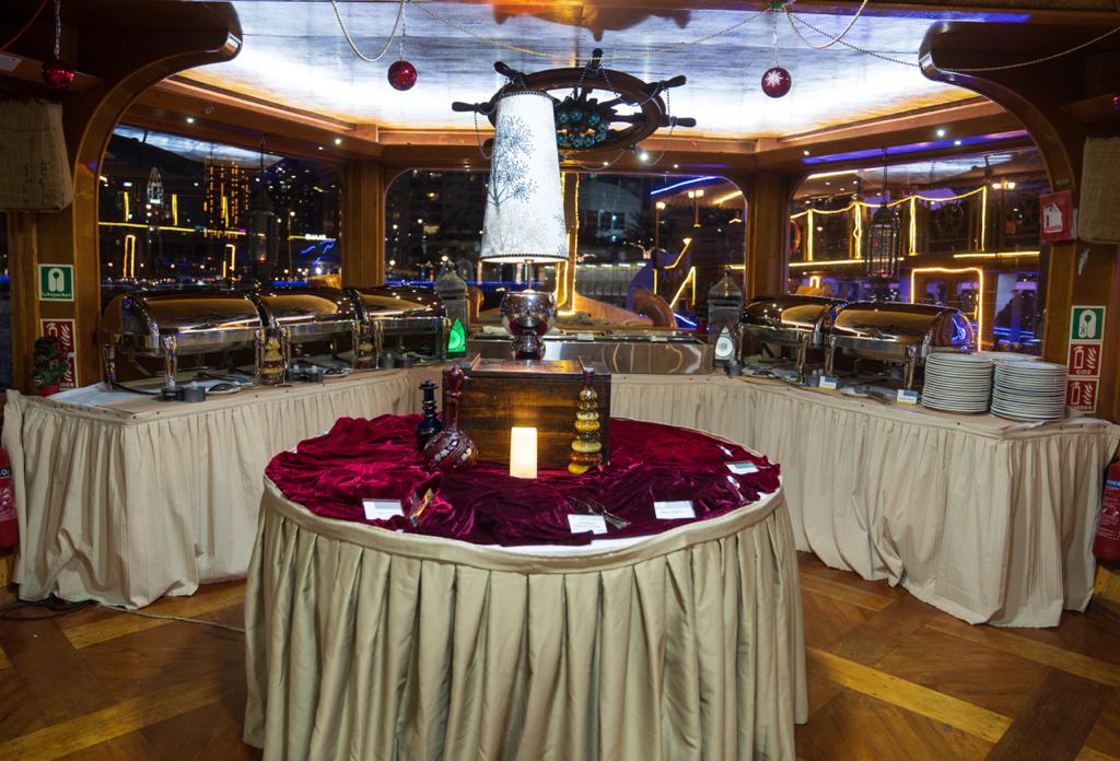 marina-dhow-cruise-buffet