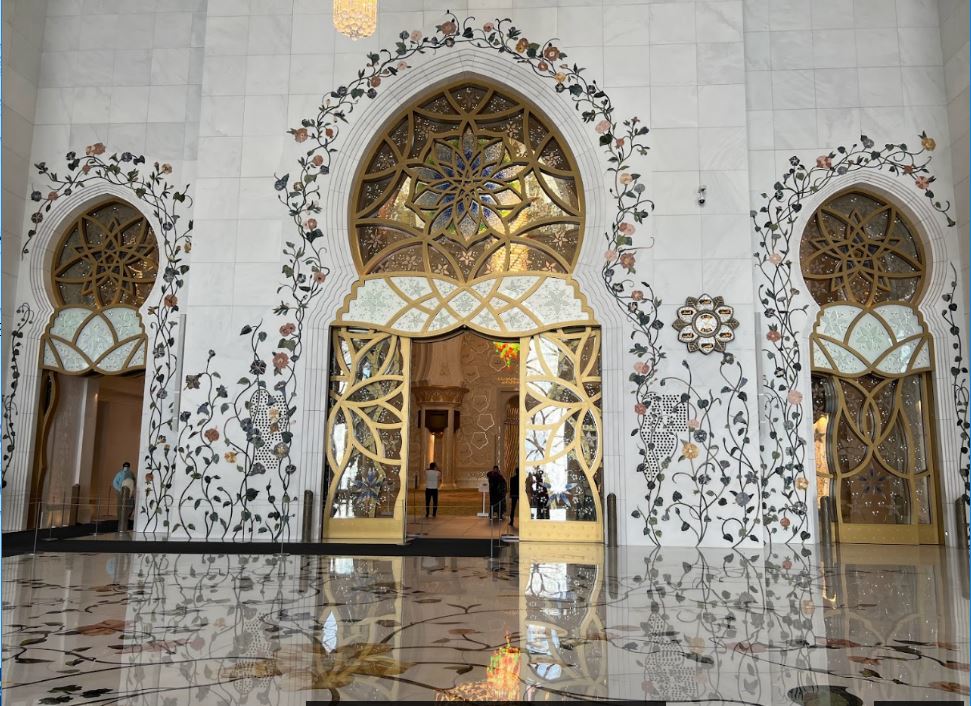 abu-dhabi-grand-mosque-entrance