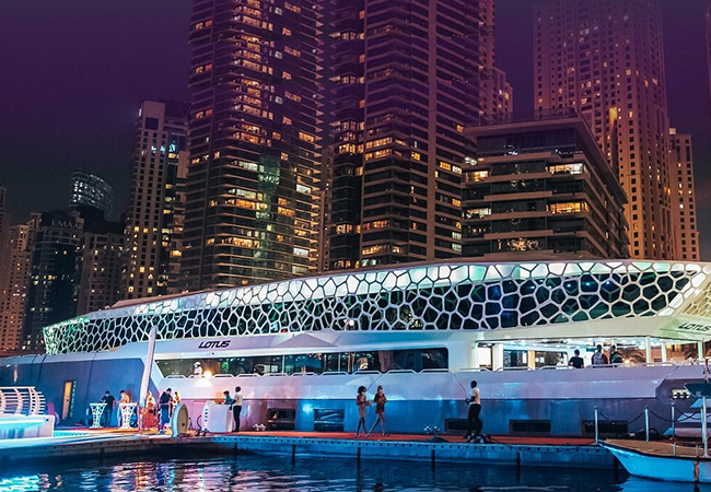 lotus-mega-yacht-activity-02